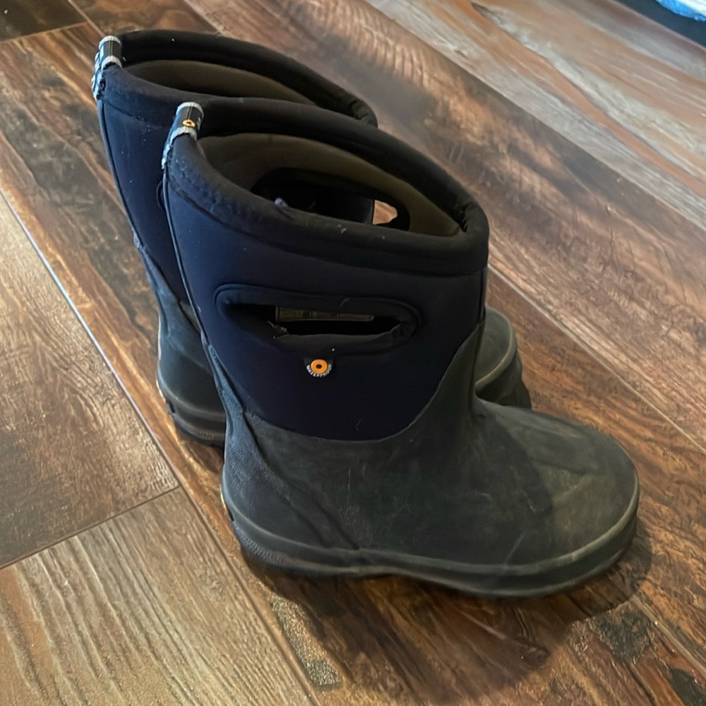 BOGS Classic High Insulated Rain/Snow Boots - Toddler size 8